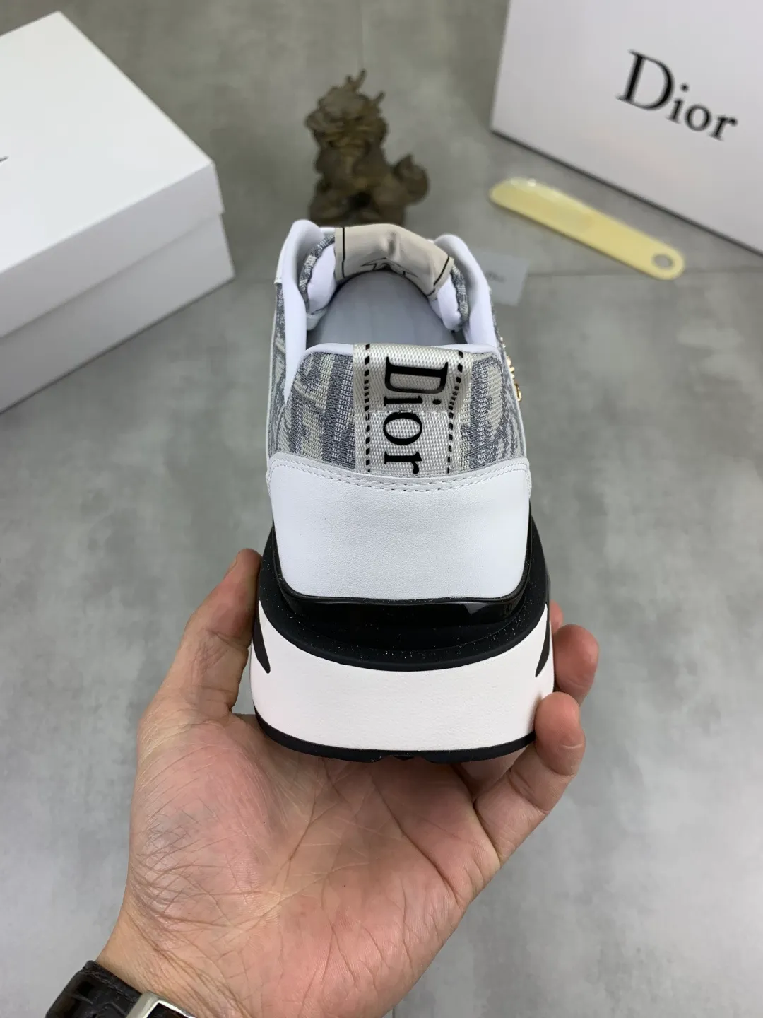 Men's Men's Shoes💰P440💰[New Style]🆘[Dior] Dior original lace-up low-top men's shoes Classic casual shoes 🔥This model is the official classic model with high quality and made by famous original designers. It is made of high-quality cowhide with original materials➕Comfortable and breathable mesh lining➕Pigskin insole. The perfect last shape and generous and fashionable design have attracted many consumers. Suitable for drivers to drive🚗What you want is the highest quality in the market. Color: 2️⃣Code number: 38--44